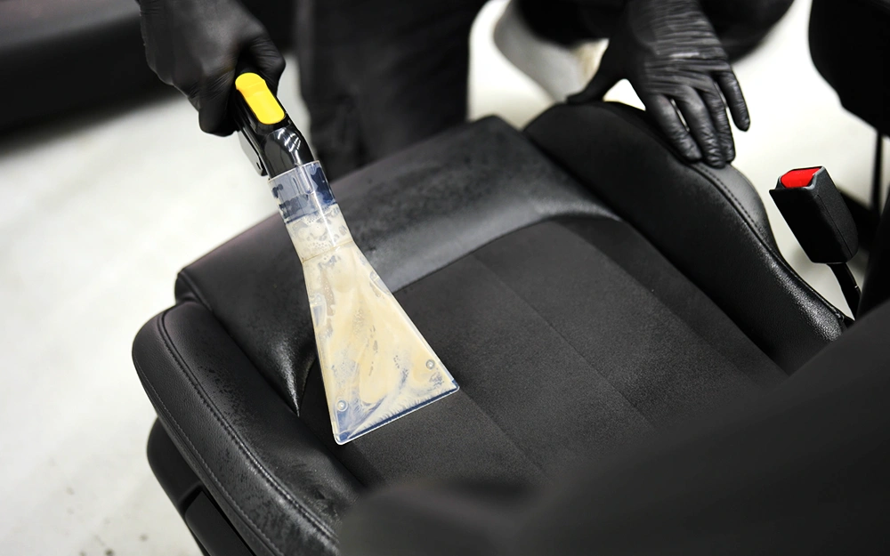 Interieur Dieptereiniging - Shampoo Extractie